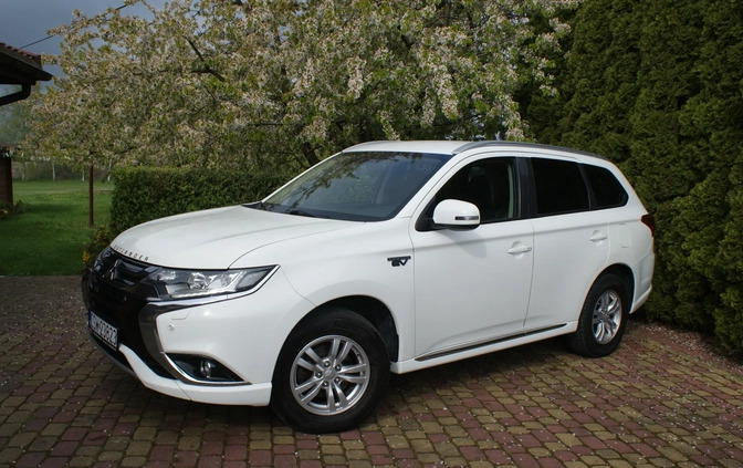 Mitsubishi Outlander cena 66950 przebieg: 255000, rok produkcji 2017 z Wieliczka małe 232